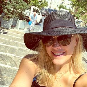 Meet your Posher, Mary anne